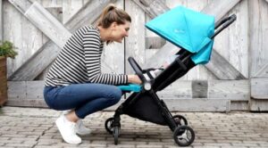 guides of light compact stroller