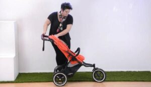 guides on opening a foldable stroller